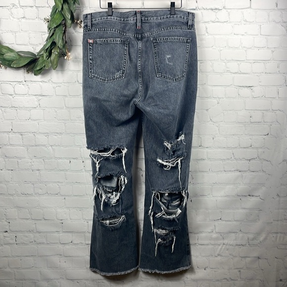 ALICE + OLIVIA Genevive Extra Distressed Black Wash Jeans size 32 - Picture 3 of 10